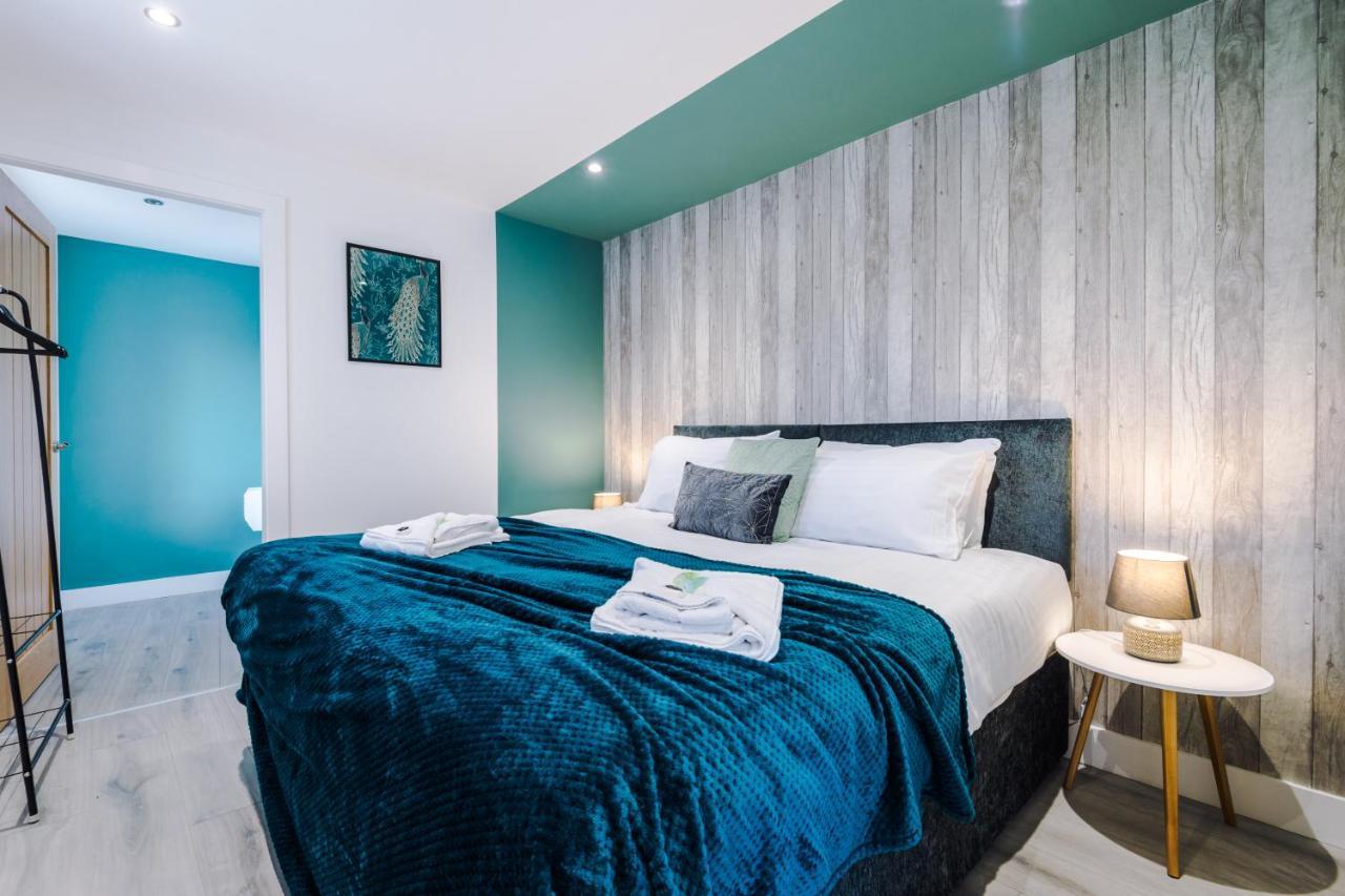 Rest&Recharge at The Station Apartments Manchester Exterior foto