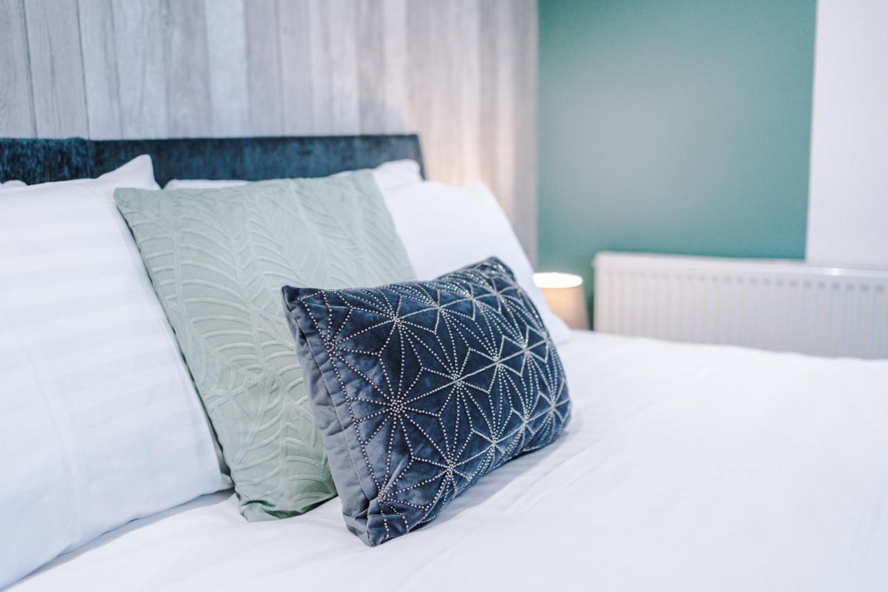 Rest&Recharge at The Station Apartments Manchester Exterior foto