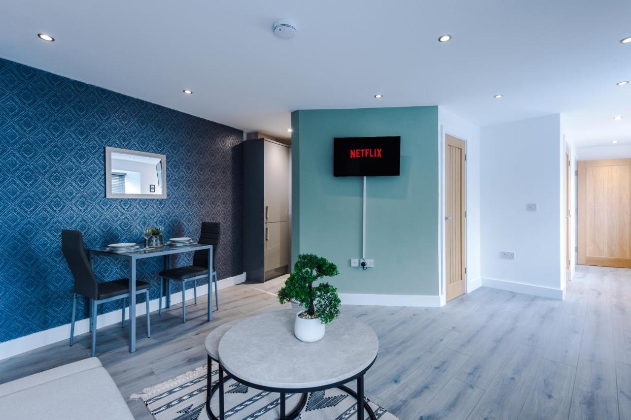Rest&Recharge at The Station Apartments Manchester Exterior foto