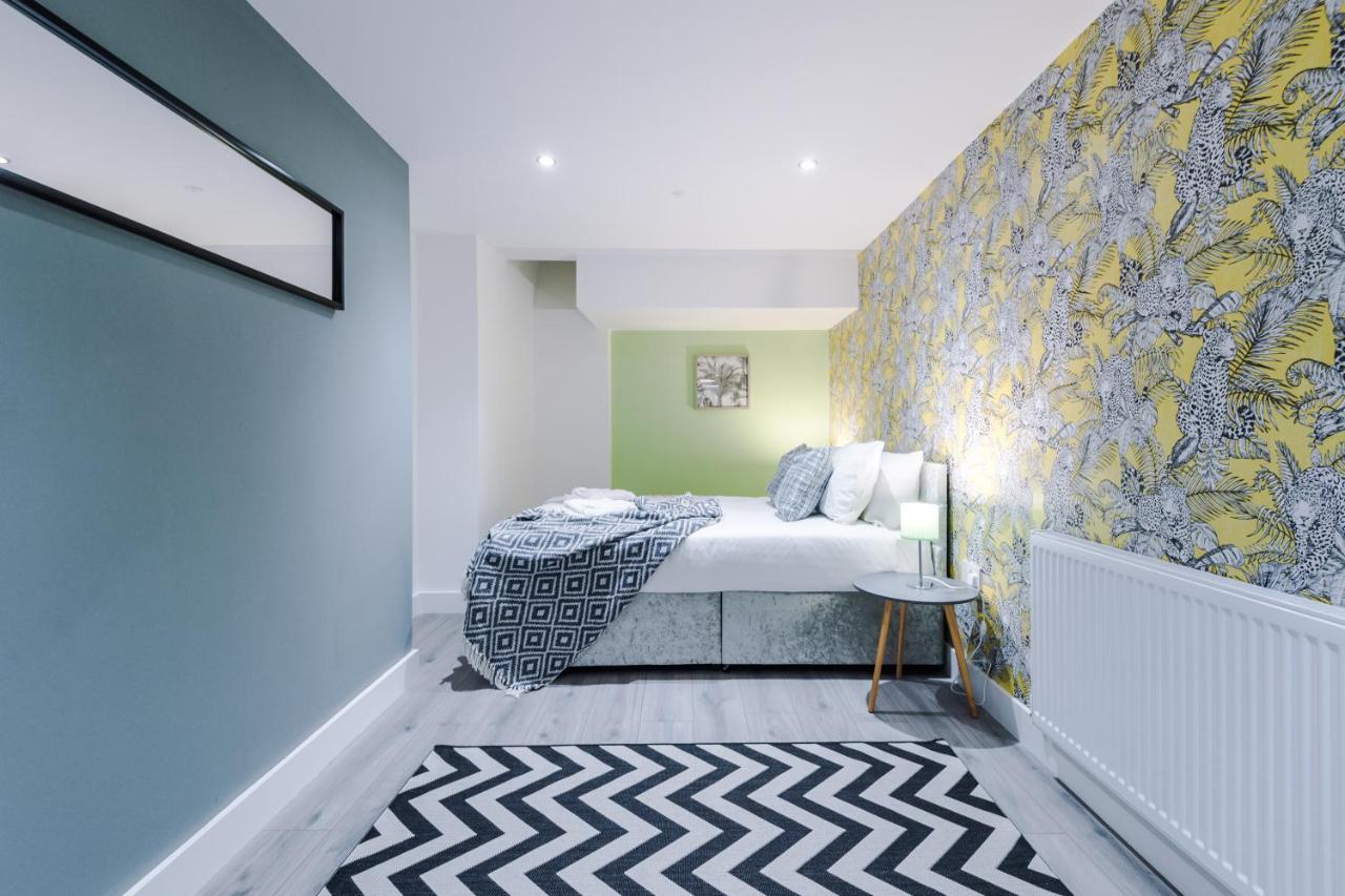 Rest&Recharge at The Station Apartments Manchester Exterior foto